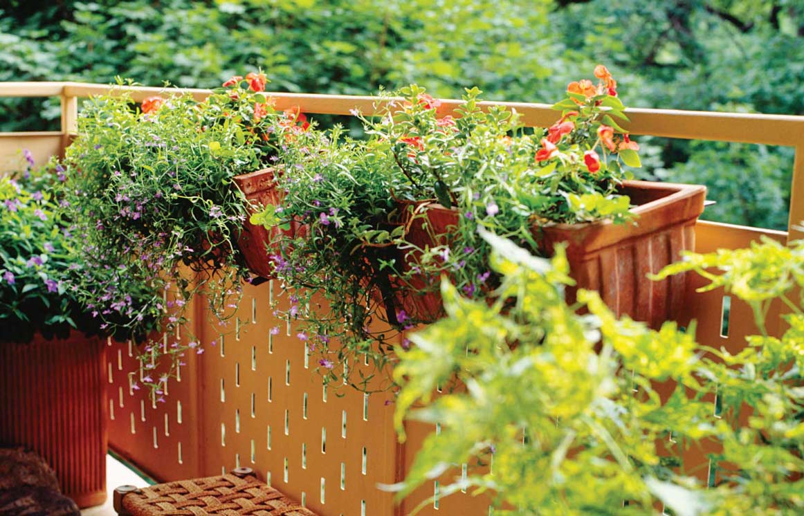 Rooftop Gardening And Why They’re More Than Beautiful Green Spaces 1 Rooftop-Gardening-And-Why-Theyre-More-Than-Beautiful-Green-Spaces